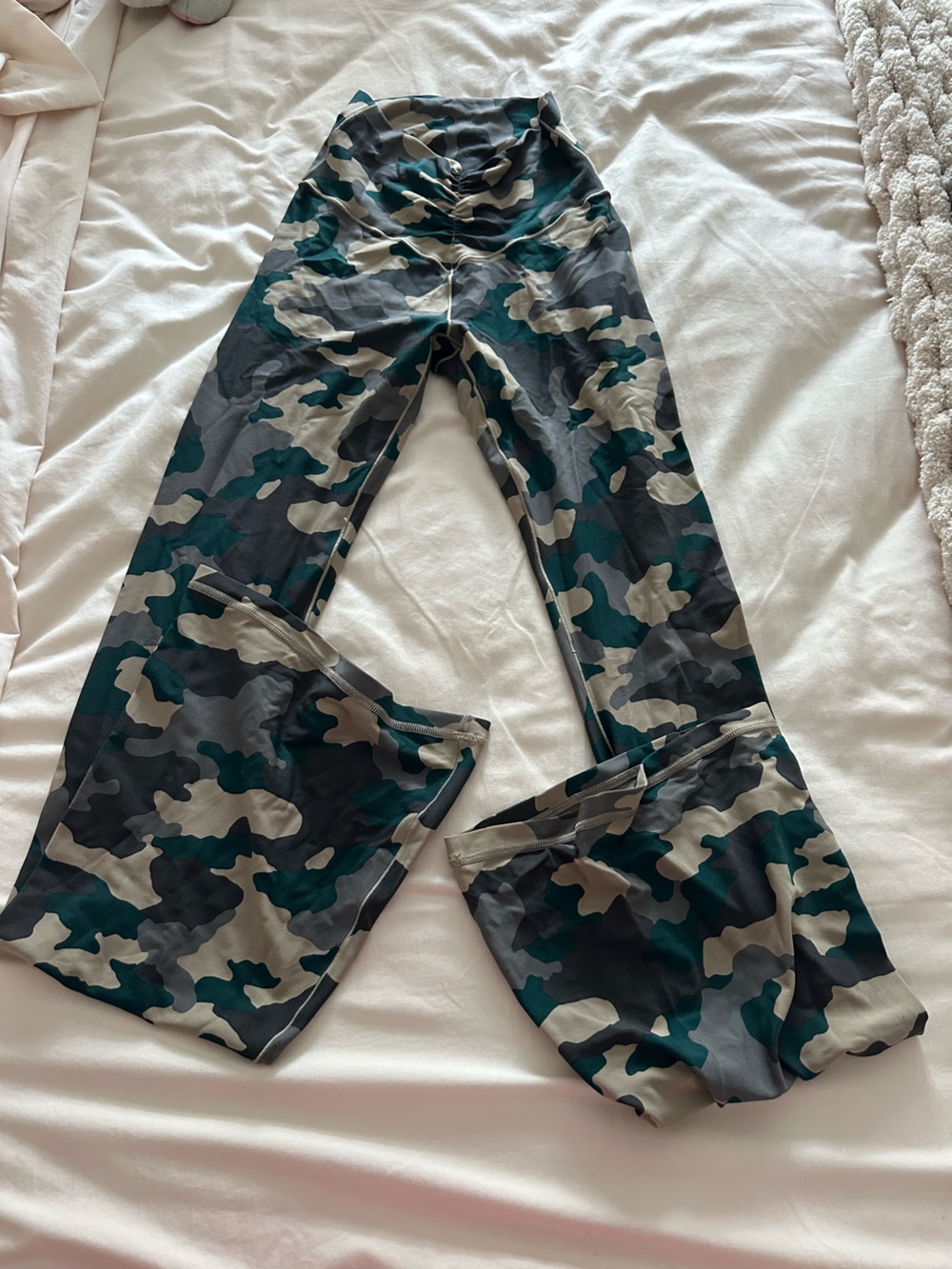 Aerie Camouflage Flared Leggings - Green Camo